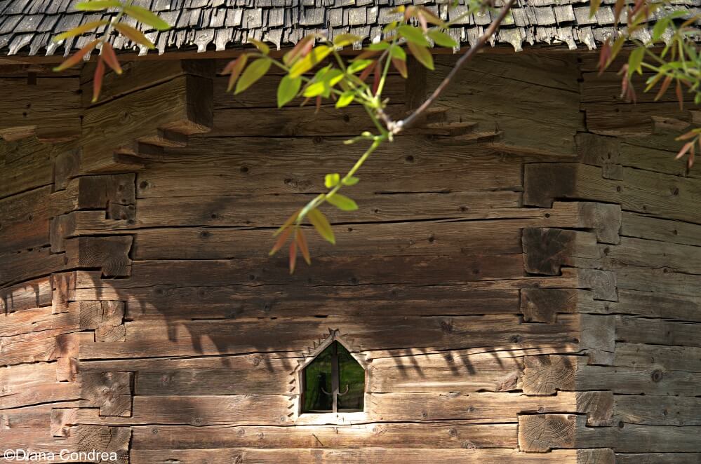 Desesti wooden church